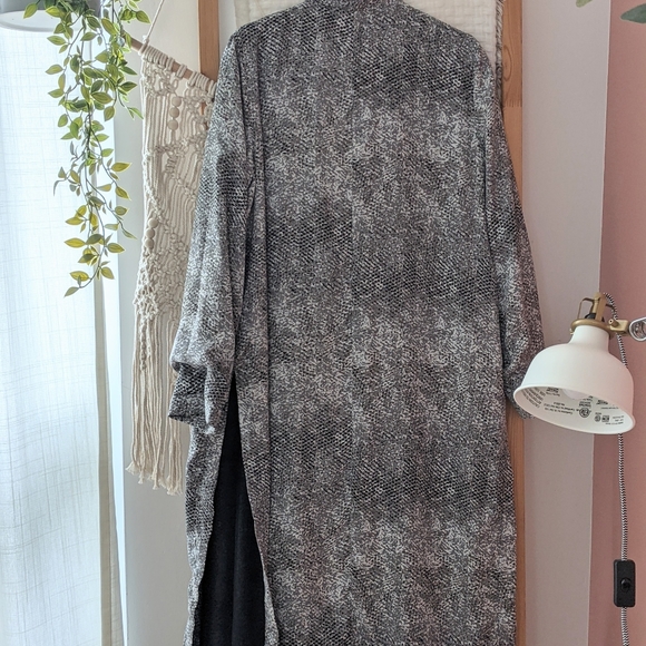 Snake print duster - Picture 4 of 6